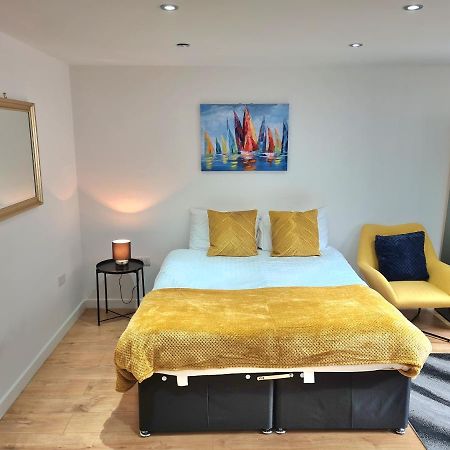 Lovely Central Studio/2Bed - 5Min To Train Station Слау Екстериор снимка