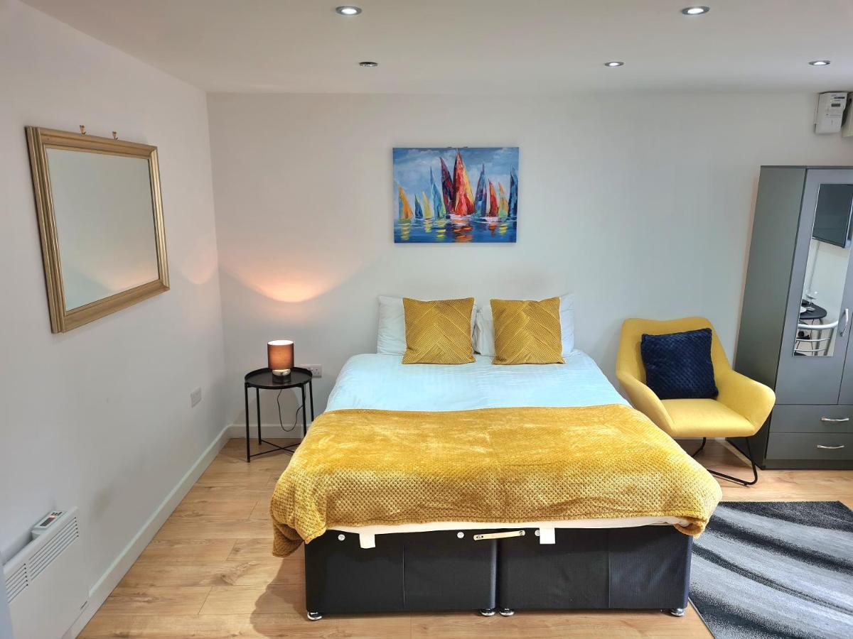 Lovely Central Studio/2Bed - 5Min To Train Station Слау Екстериор снимка
